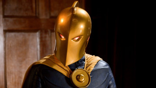 Batman costume gold helmet red - a gold ring free wallpaper