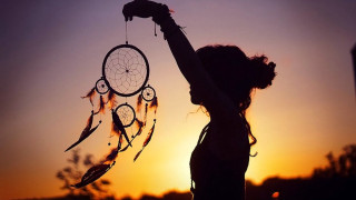 Woman dreamcatcher sunset silhouette tree - the sun setting behind her free wallpaper for desktop