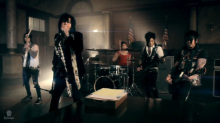 Group people guitars drums microphone - daylight free wallpaper