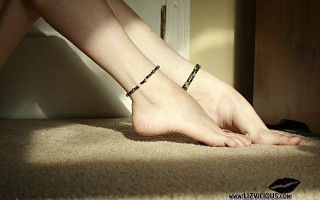 Beaded bracelet foot carpet door - a door in the background free wallpaper for desktop