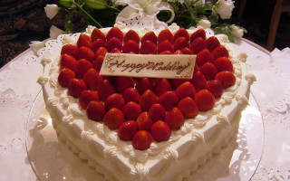 Heart shaped cake strawberries happy - gutai group free wallpaper for desktop