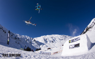Skier jumping air snow ski - round free wallpaper for desktop