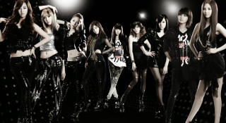 Girls black white photo lights - a group of girls free wallpaper for desktop