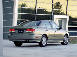 Silver car building glass window - a door in the background free wallpaper