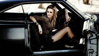 Woman sitting back car legs - the back of a car free wallpaper