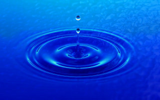 Blue water droplet blue background 2 - a blue sky background free wallpaper for desktop