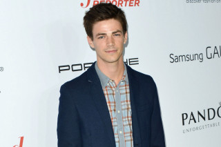 Man suit plaid shirt samsung - a sign free wallpaper