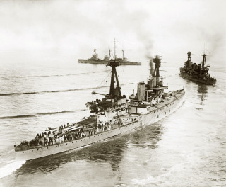 Battleship crowded water ships navy - new objectivity free wallpaper