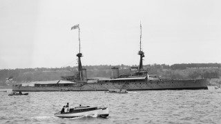 Boat ship flag beach cloud - a boat free wallpaper