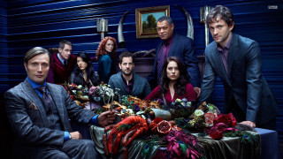 Group people table flowers man 3 - a man in a suit and tie free wallpaper