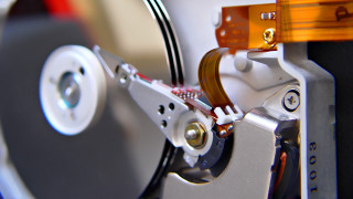 Hard drive screw center technology - a hard drive free wallpaper