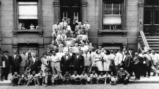 Group people building staircase windows - 1 9 6 0 s free wallpaper