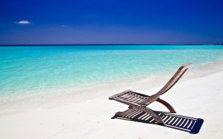 Chair beach ocean blue sky - a beach next free wallpaper for desktop