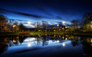 Lake lights clouds night blue - atmospheric free wallpaper
