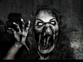 Woman mouth open hands out - a creepy expression free wallpaper for desktop
