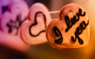 Heart shaped cookies hanging string - cookie free wallpaper