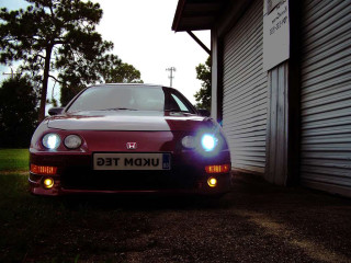 Car parked garage lights on 2 - clear eye free wallpaper for desktop