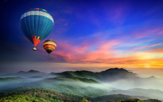 Hot air balloon over green 2 - a hot air balloon free wallpaper for desktop
