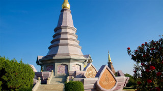 Large monument gold spire park - a park setting free wallpaper