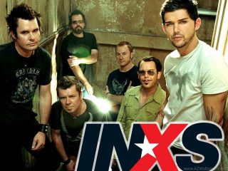 Group men room red white - andrew bell free wallpaper