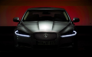 Car dark lights on red - xf iq4 free wallpaper