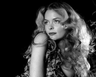 Woman long hair black white 5 - film noir free wallpaper