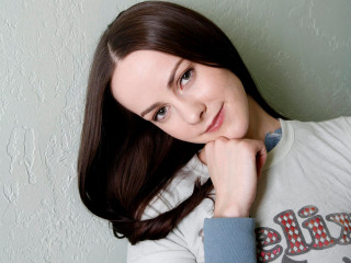 Woman longhair white shirt portrait 9 - leesha hannigan free wallpaper for desktop