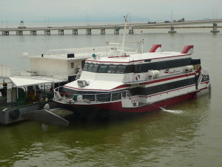 Large boat docked pier bridge 2 - dynamic free wallpaper