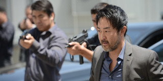 Eizan kikukawa gun action blurry - another man free wallpaper for desktop