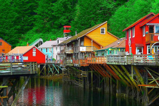 Houses dock water trees forest - a row of houses free wallpaper