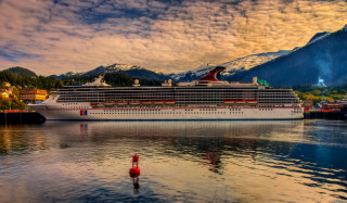 Cruise ship harbor mountains fire - bob thompson free wallpaper