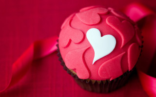 Cupcake heart romantic love pastel - a red tablecloth free wallpaper