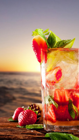 Glass strawberries ice table ocean - summer vibrancy free wallpaper for mobile