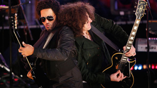 Man woman guitars stage microphone - stage free wallpaper for desktop