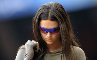 Woman sunglasses glove ear wrist - her wrist free wallpaper