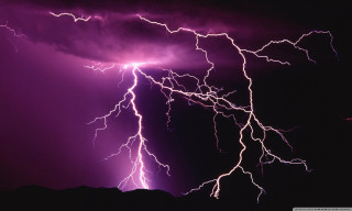 Lightning bolt night sky purple - dramatic lightning free wallpaper