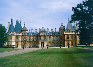 Large building clock tower park 2 - a green lawn free wallpaper