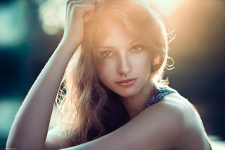 Woman longhair sunlight portrait realistic - her eye free wallpaper for desktop