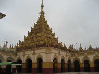 Golden building clock tower green - a green umbrella free wallpaper