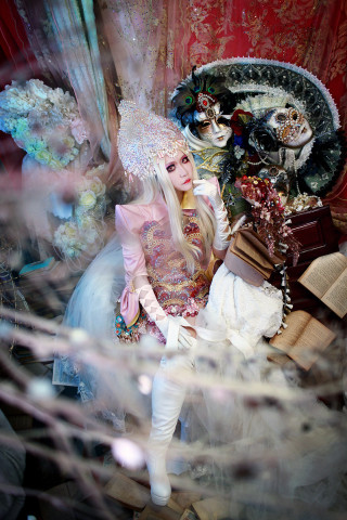 Woman costume chair man costume - a chair next free wallpaper