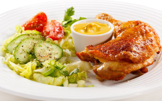 Plate of food with chicken - a white plate free wallpaper