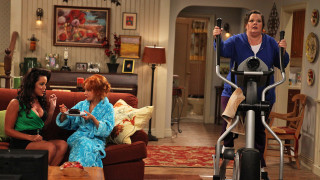 Woman bike talking livingroom ada - a couch in a living room free wallpaper