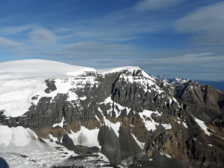 Mountain top snowboarder detailed matte - a snowboard free wallpaper