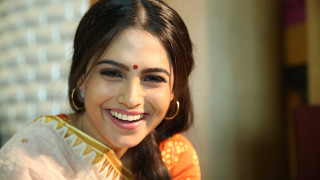 Smiling woman white blouse yellow - sari free wallpaper