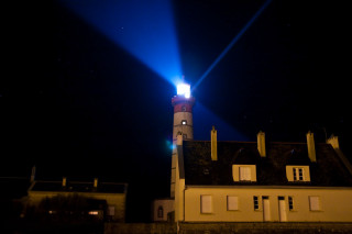 Lighthouse night light building windows - light effect free wallpaper