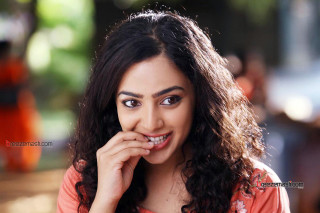 Smiling woman happy face joyful - her face and a smile free wallpaper for desktop