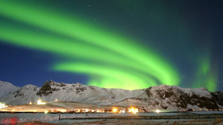 Green white aurora borealis snowy - aurora free wallpaper