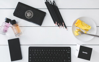 Desk keyboard workspace office setup - a pen free wallpaper