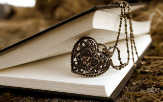 Book heart pendant chain romanticism - the ground next free wallpaper