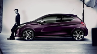 Man purple car studio umbrella - a brick wall behind free wallpaper